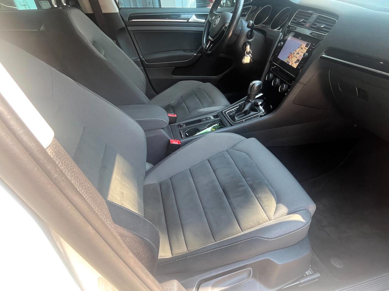 VOLKSWAGEN GOLF VII TGI METANO 130CV EXECUTIVE DSG NAVI ALCANTARA SENSORI DI PARCHEGGIO ANTERIORI POSTERIORI CERCHI IN LEGA OK NEOPATENTATI - CON € 25 percorrenza KM 460 - GARANZIA 12 MESI -