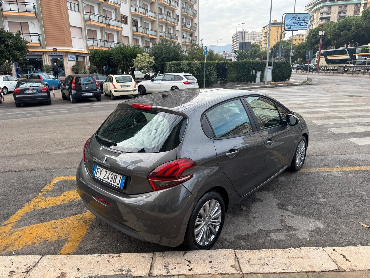 Peugeot 208 BlueHDi 100 S&S 5 porte Allure