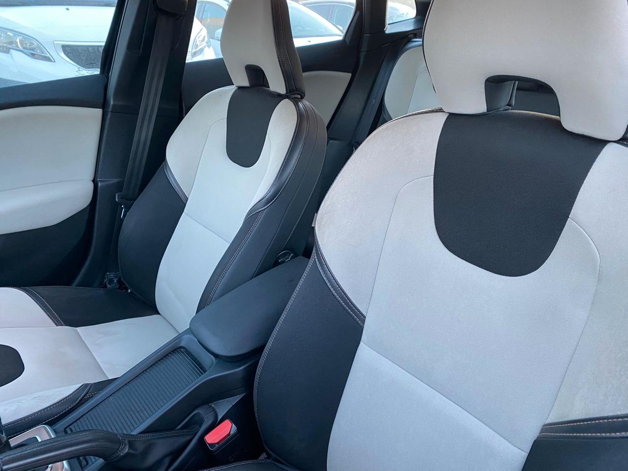 Volvo V40 D4 Momentum