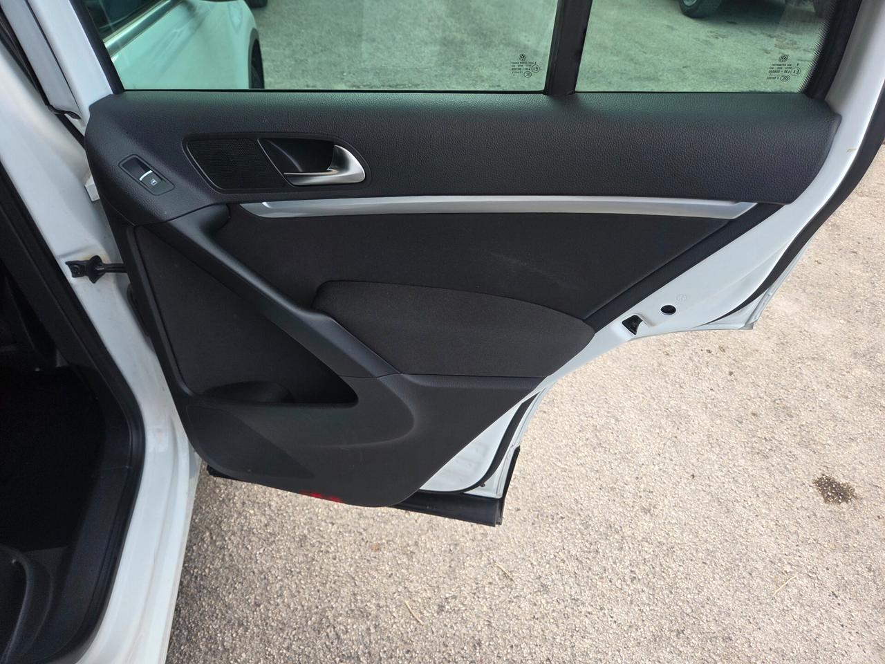 VW TIGUAN 2.0 TDI ANNO 2015 NAVI PARK ASSIST KMCERTIF