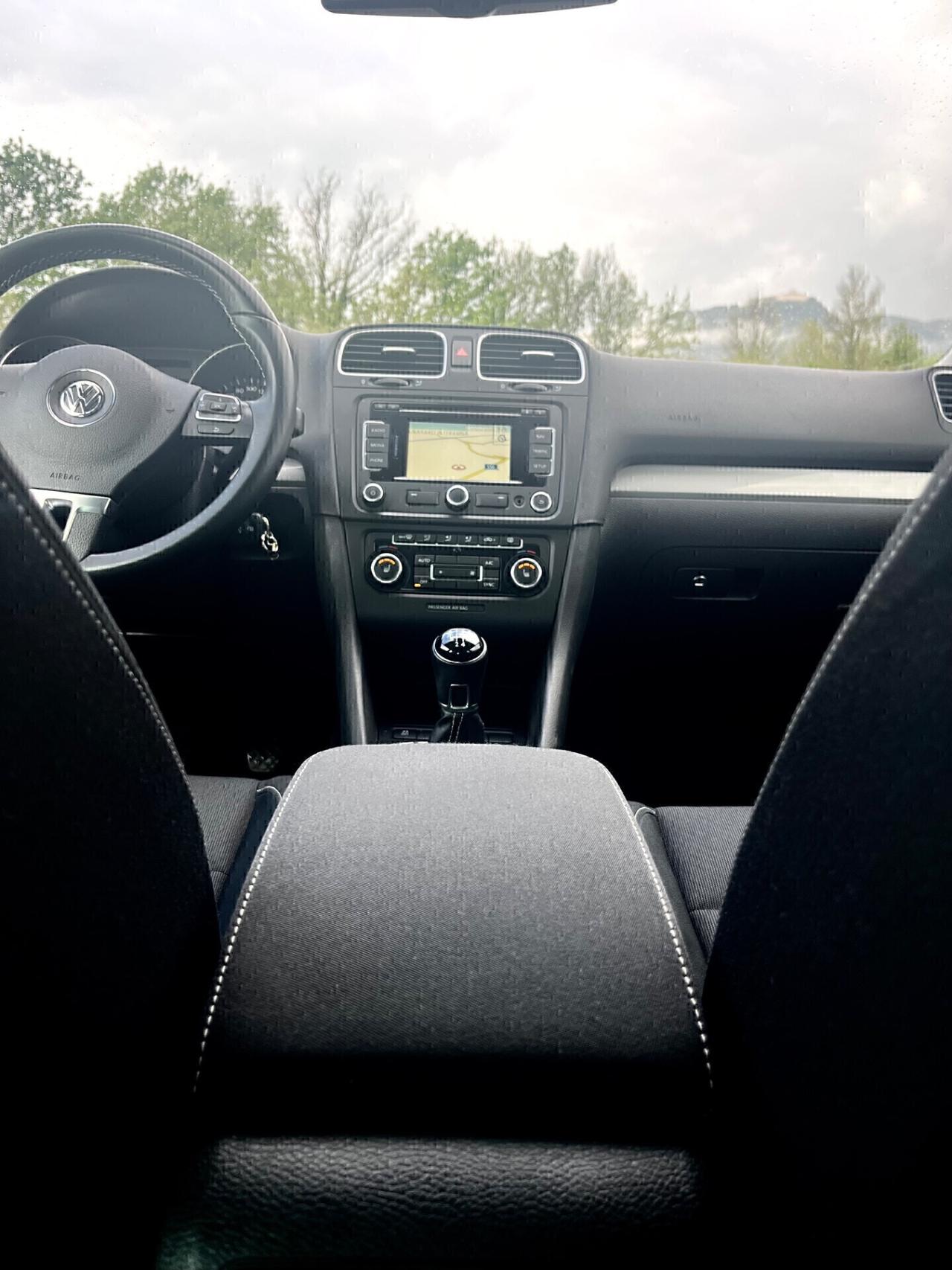 Volkswagen Golf 1.6 TDI(105cv)*NAVI*SEDILRISCALD*SENSORI