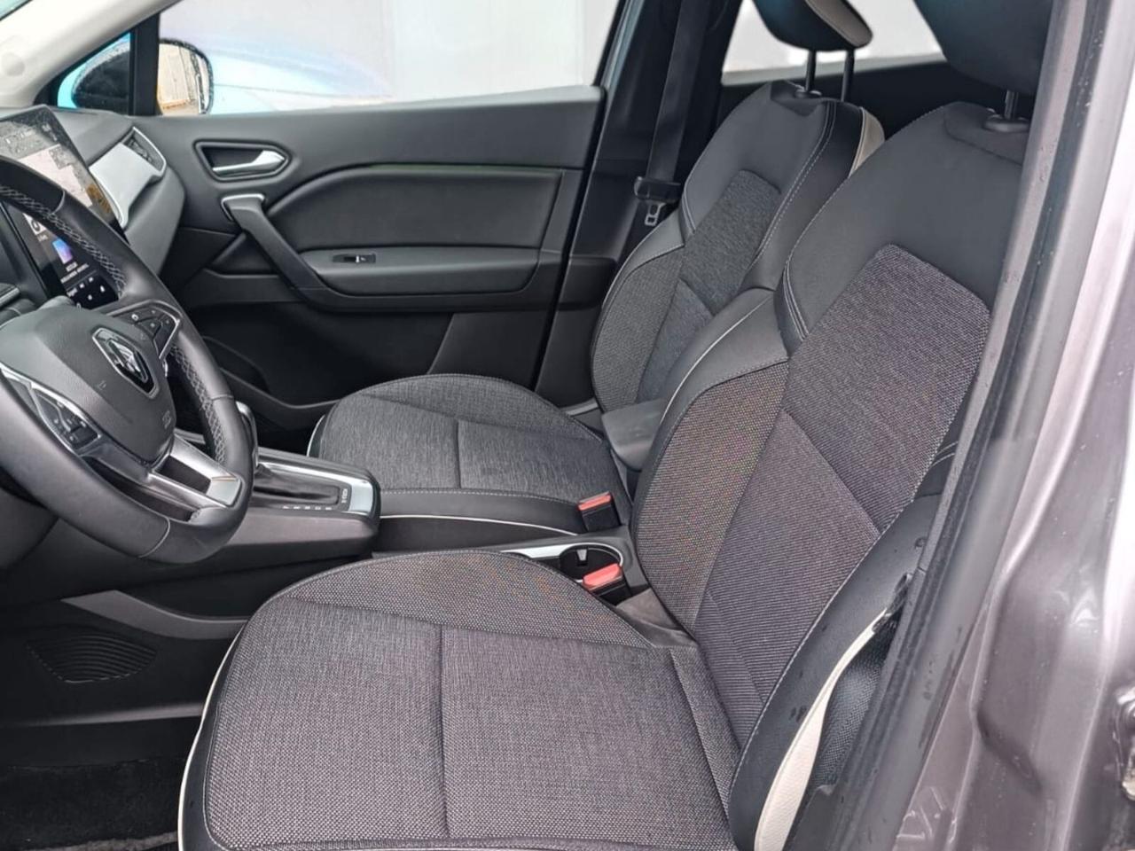 Renault Captur 1.6 E-Tech hybrid Techno Fast Track 145cv auto