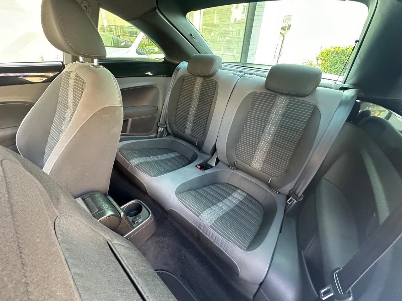 Volkswagen Maggiolino 2.0 TSI DSG Sport