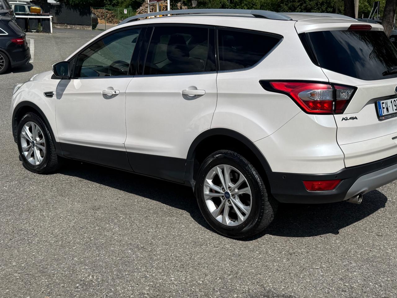 Ford Kuga 1.5 TDCI 120 CV Automatica Edition