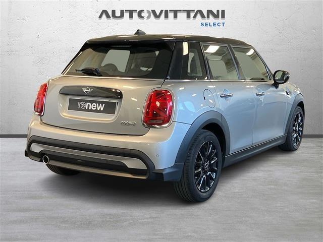 MINI Mini 5 Porte 1.5 Twin Power Turbo Cooper Essential