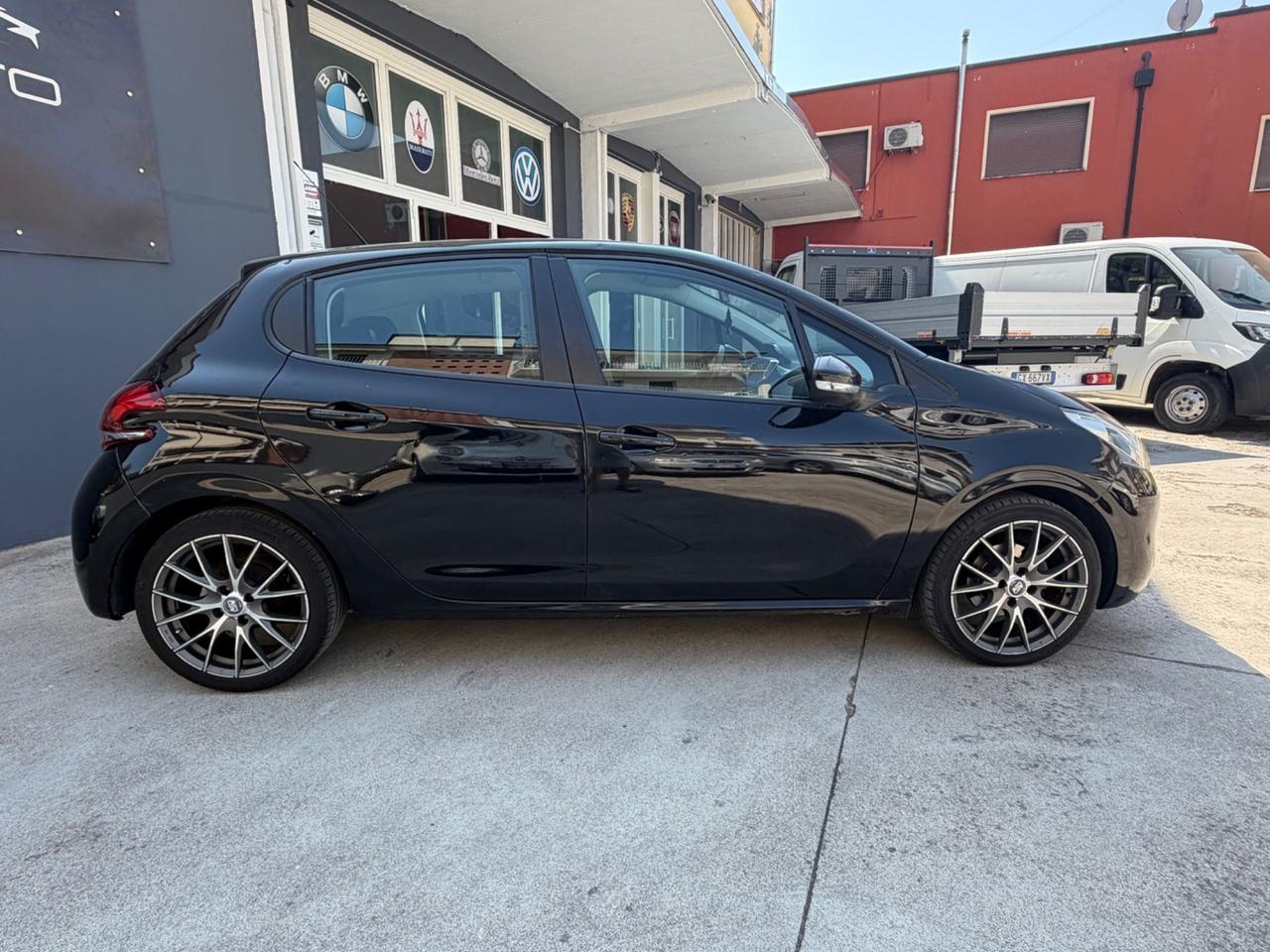 Peugeot 208 PureTech 82 5p. GPL Active