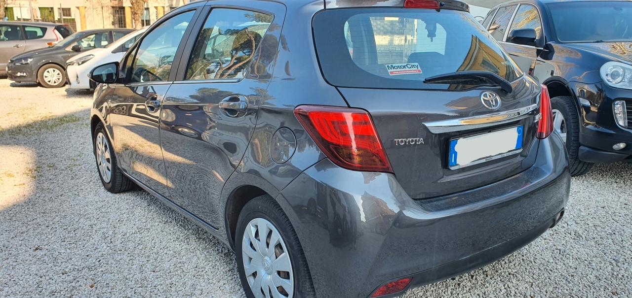 Toyota Yaris 1.0 5 porte Lounge