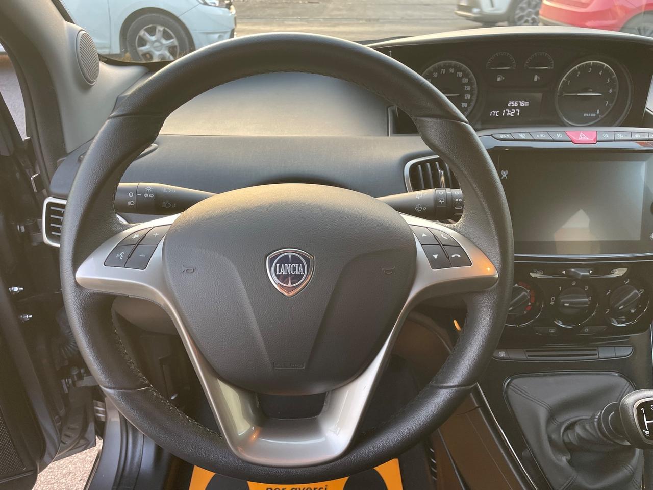 LANCIA YPSILON 1.0 BENZINA 70 (CV) 2022