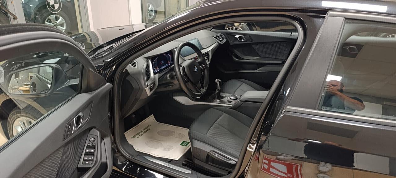 Bmw 118 118d 5p. Business Advantage