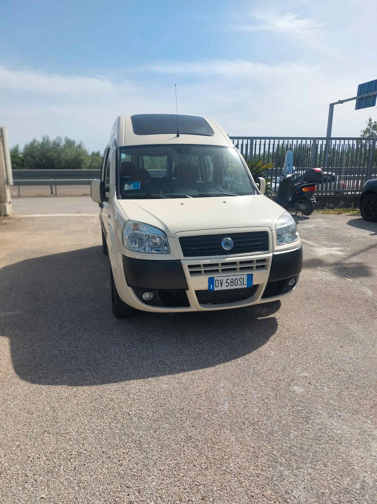 Fiat Doblo Doblò CON SOLLEVATORE PER CARROZZINA DISABILE