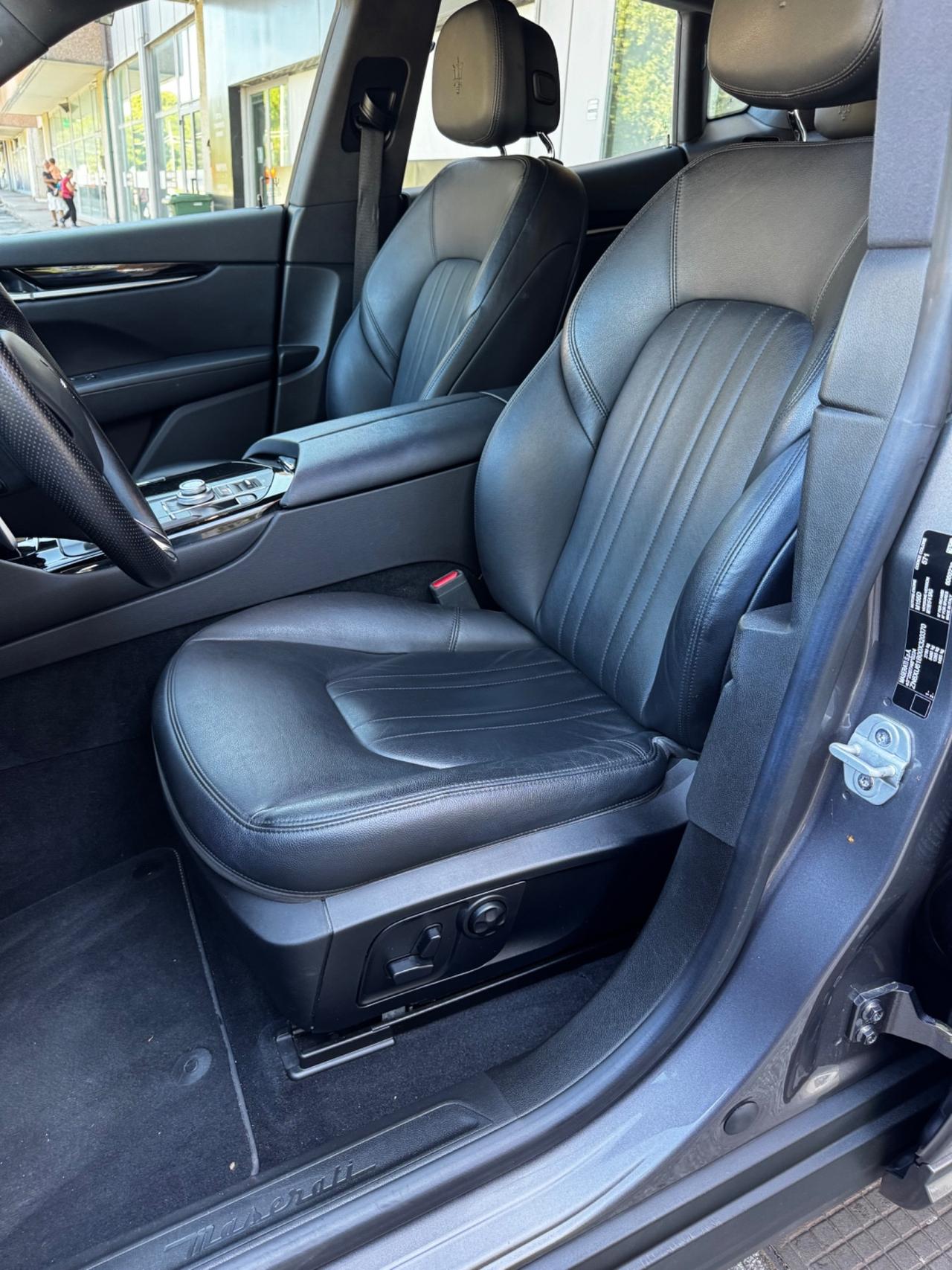 Maserati Levante V6 AWD Gransport