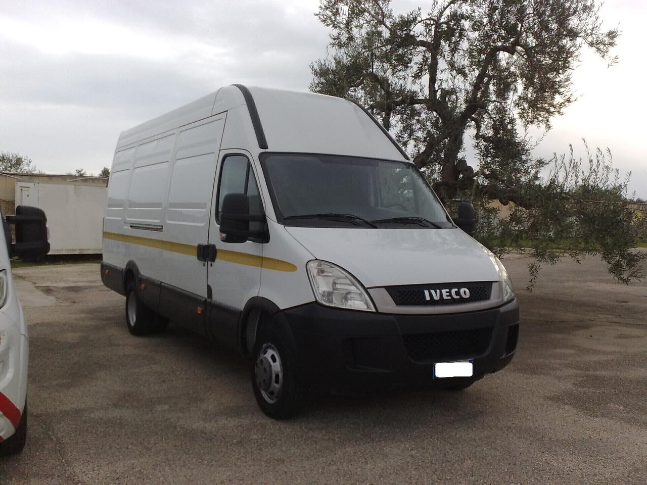 Iveco Daily 35c14 3000cc GRANVOLUME - 2011