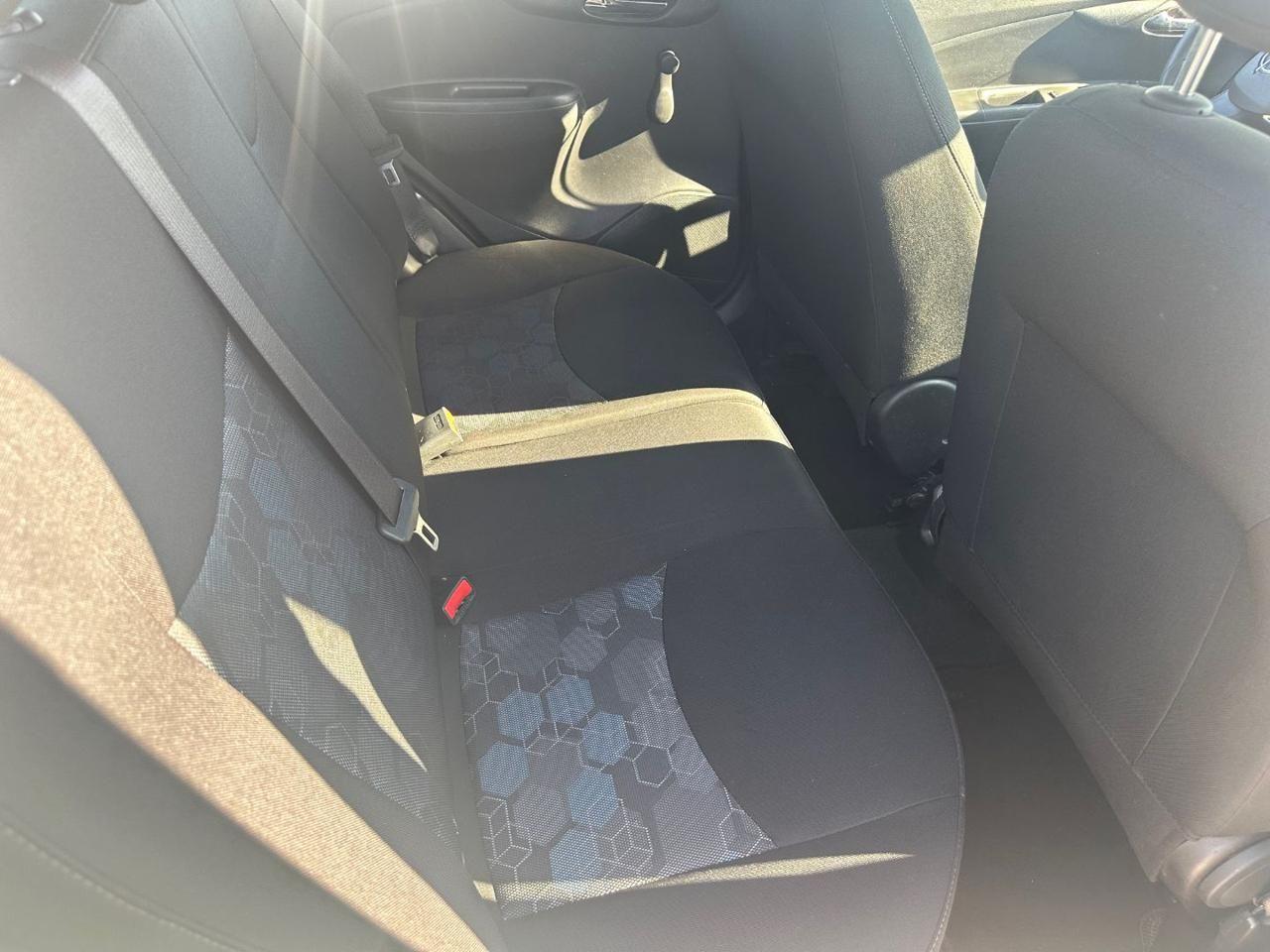 Opel Karl Rocks 1.0 GPL