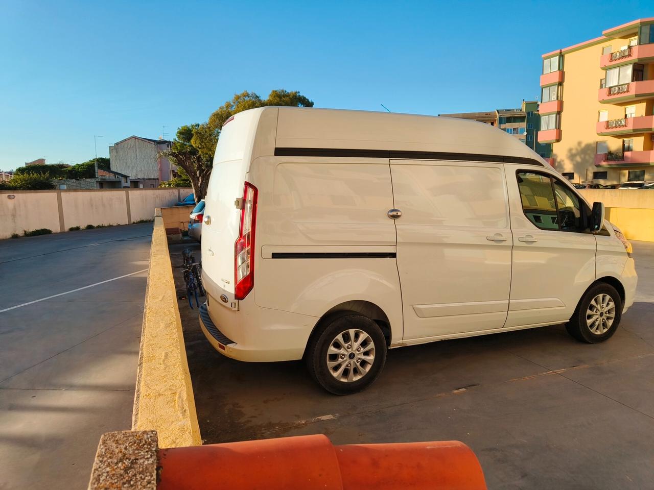 Ford Transit Custom L1H2 125cv Diesel