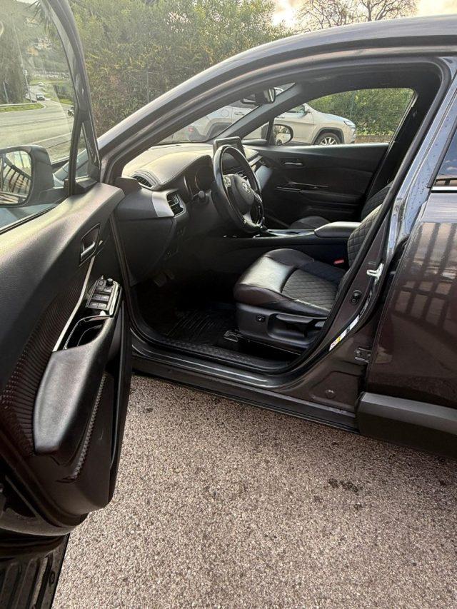TOYOTA C-HR 1.8 Hybrid E-CVT Lounge