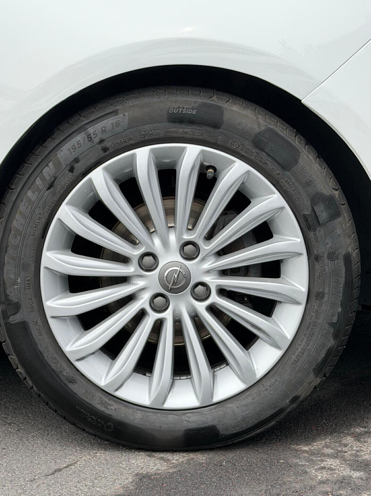 Opel Adam 1.4 87 CV GPL Jam