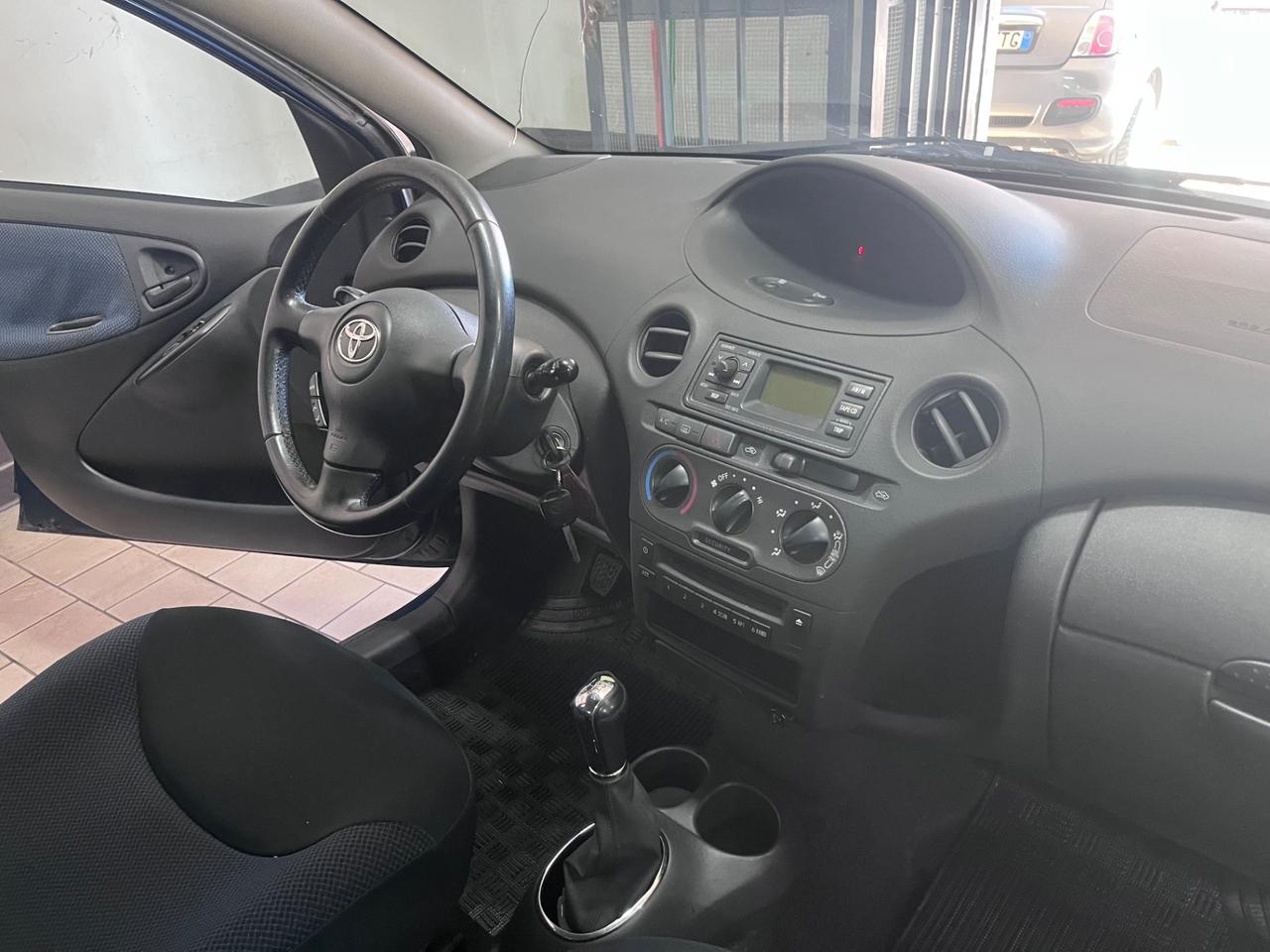 Toyota Yaris 1.4 tdi D-4D cat 5 porte Sol