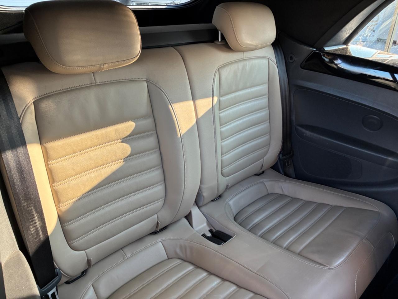 Volkswagen Maggiolino Cabrio 1.6 TDI Design