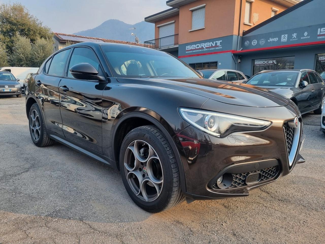 Alfa Romeo Stelvio 2.2 Turbodiesel 180 CV AT8 Q4 Business