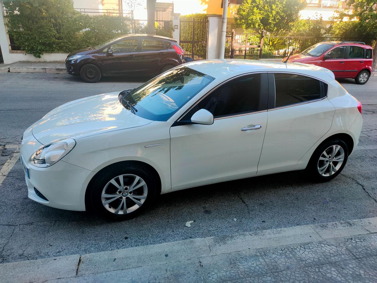 Alfa Romeo Giulietta 1.6 JTDm-2 105 CV Exclusive