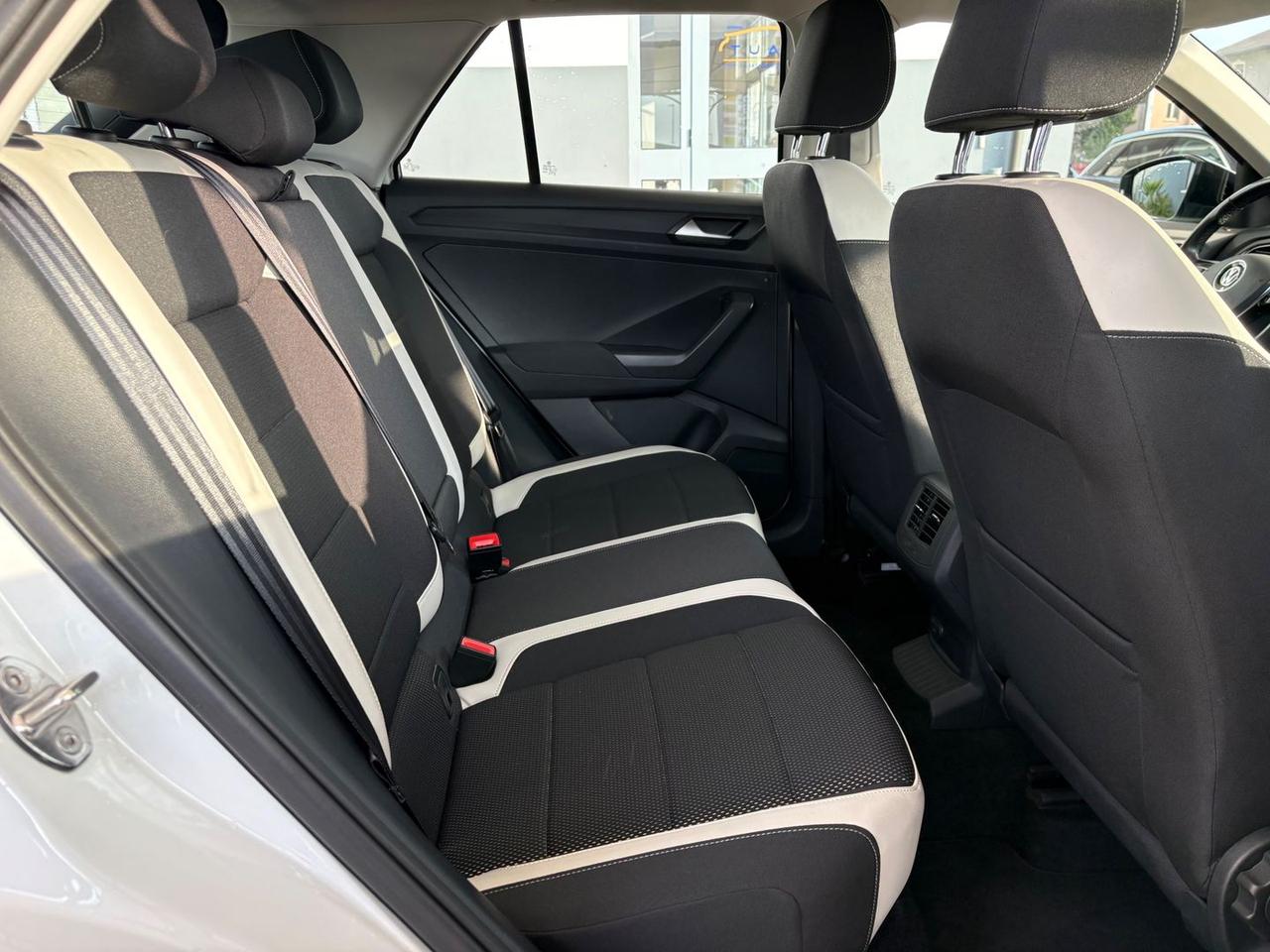 Volkswagen T-Roc Advanced 1.6 TDI #9825