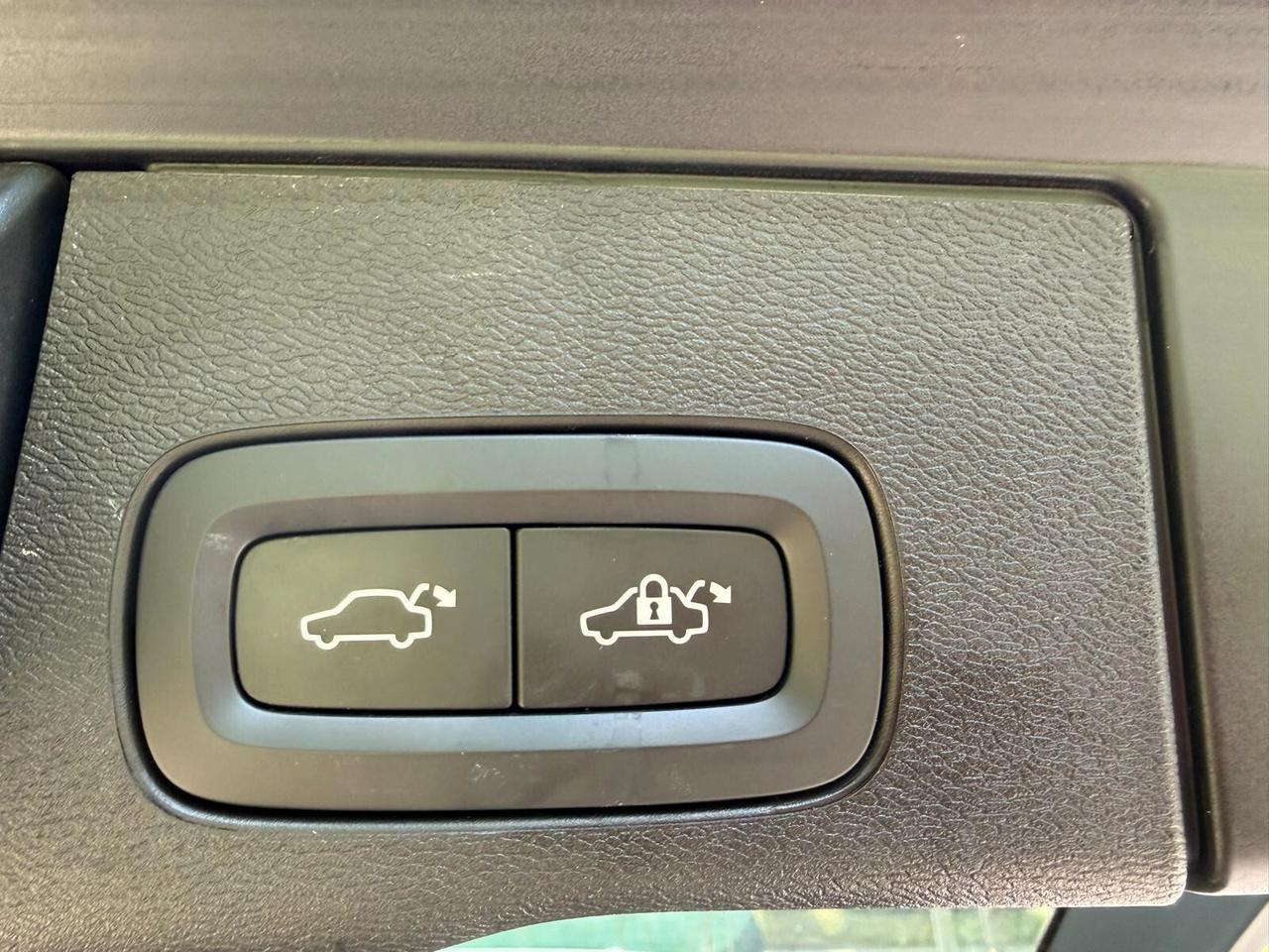 Volvo XC 60 XC60 B4 (d) AWD Geartr. Inscription Pilot Assist II