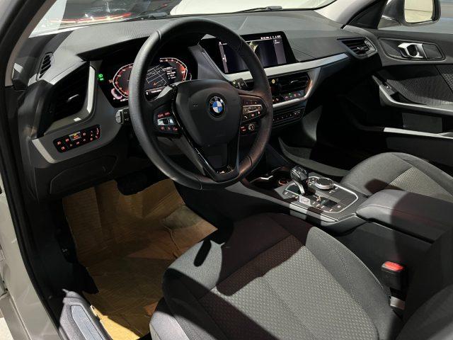 BMW 118 iA 5p. Business Advantage "18 Msport/Navi/Virtual