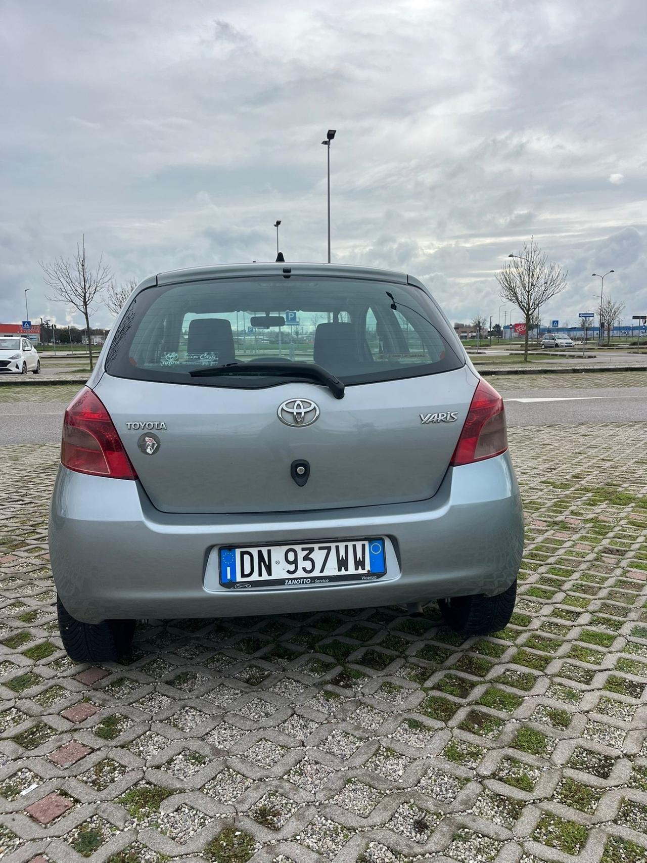 Toyota Yaris 1.4 D-4D 5 porte Sol