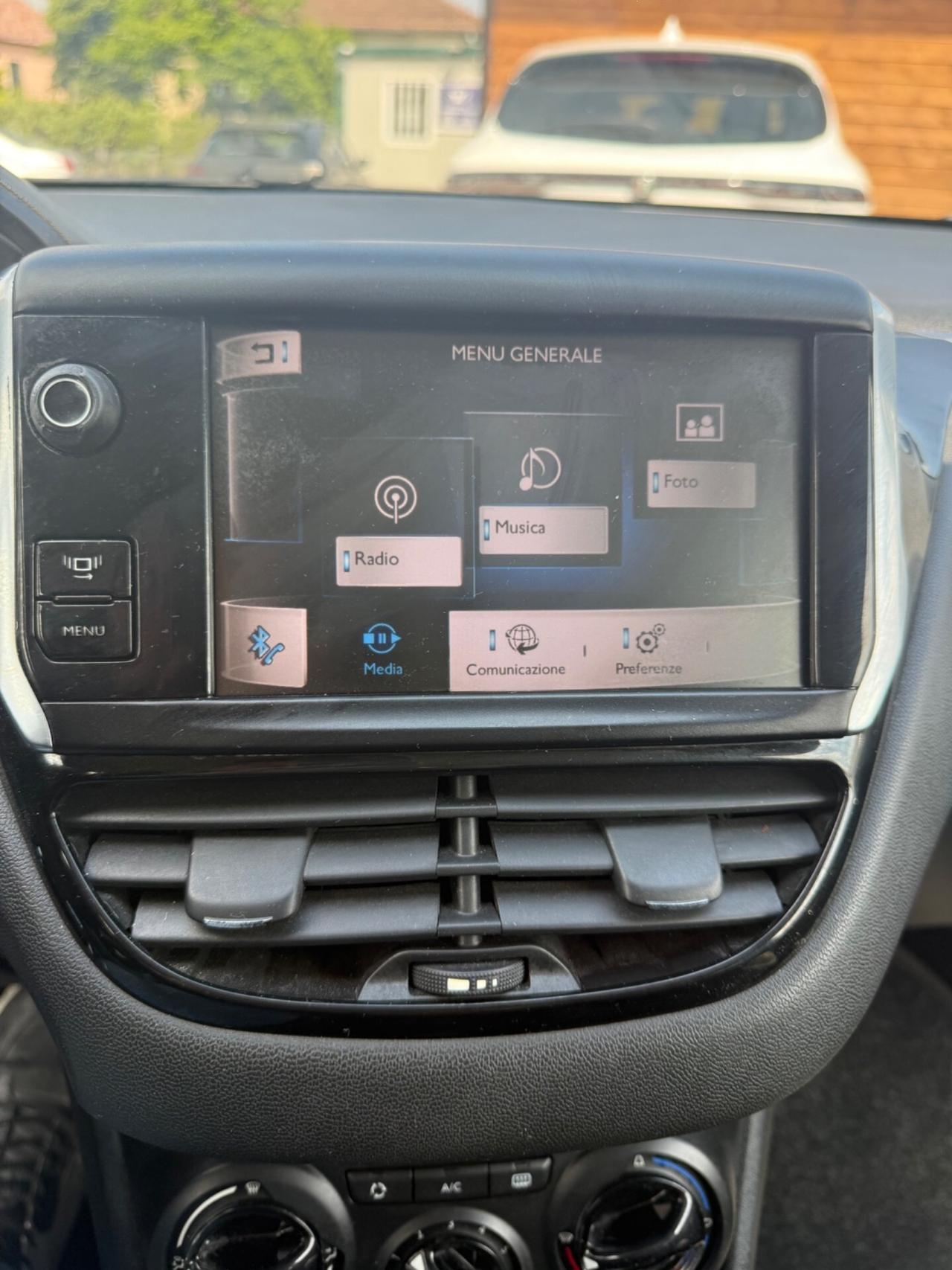 Peugeot 208 1.2 VTi 82 CV 3 porte full optional