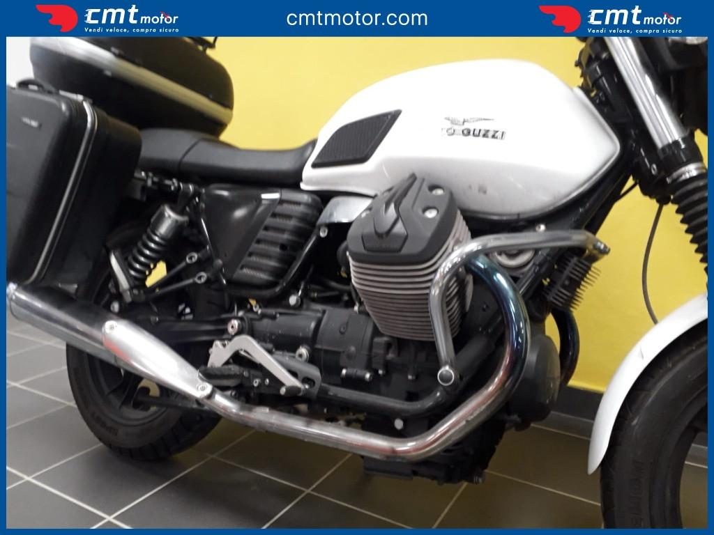 Moto Guzzi V7 - 2012