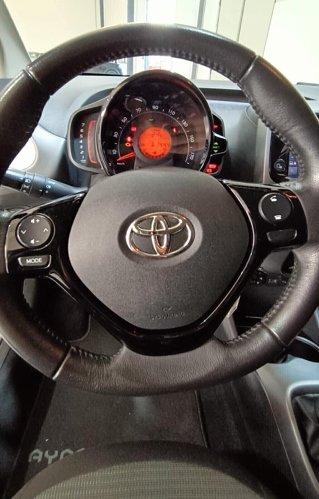 Toyota Aygo x-play 1.0 BZ 5 pt