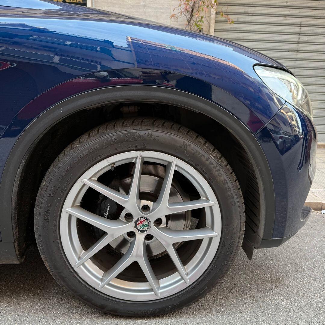 Alfa Romeo Stelvio 2.2 Turbodiesel 190 CV AT8 RWD Executive
