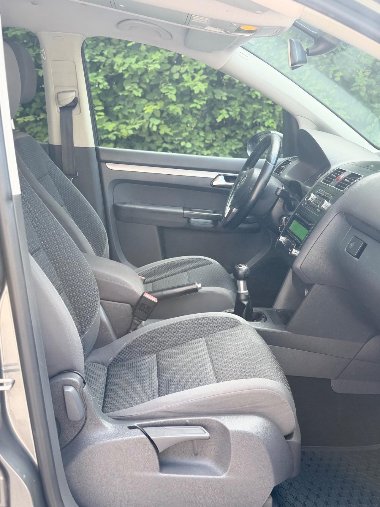 Volkswagen Touran 1.6 TDI 105cv 7 POSTI OK NEOPATENTATI