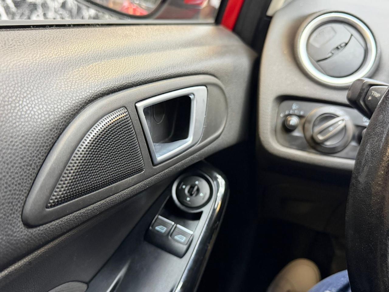 Ford Fiesta 1.5 TDCi 75CV 3 porte Titanium