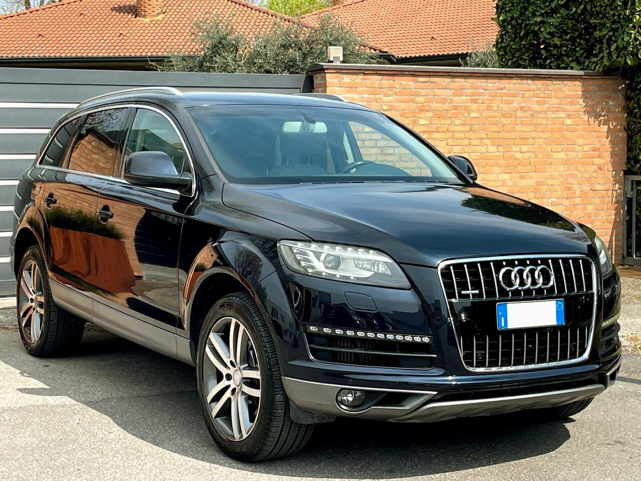 AUDI Q7 3.0D 8m 4x4-EURO 5-Navi,Led-Garanzia-2012