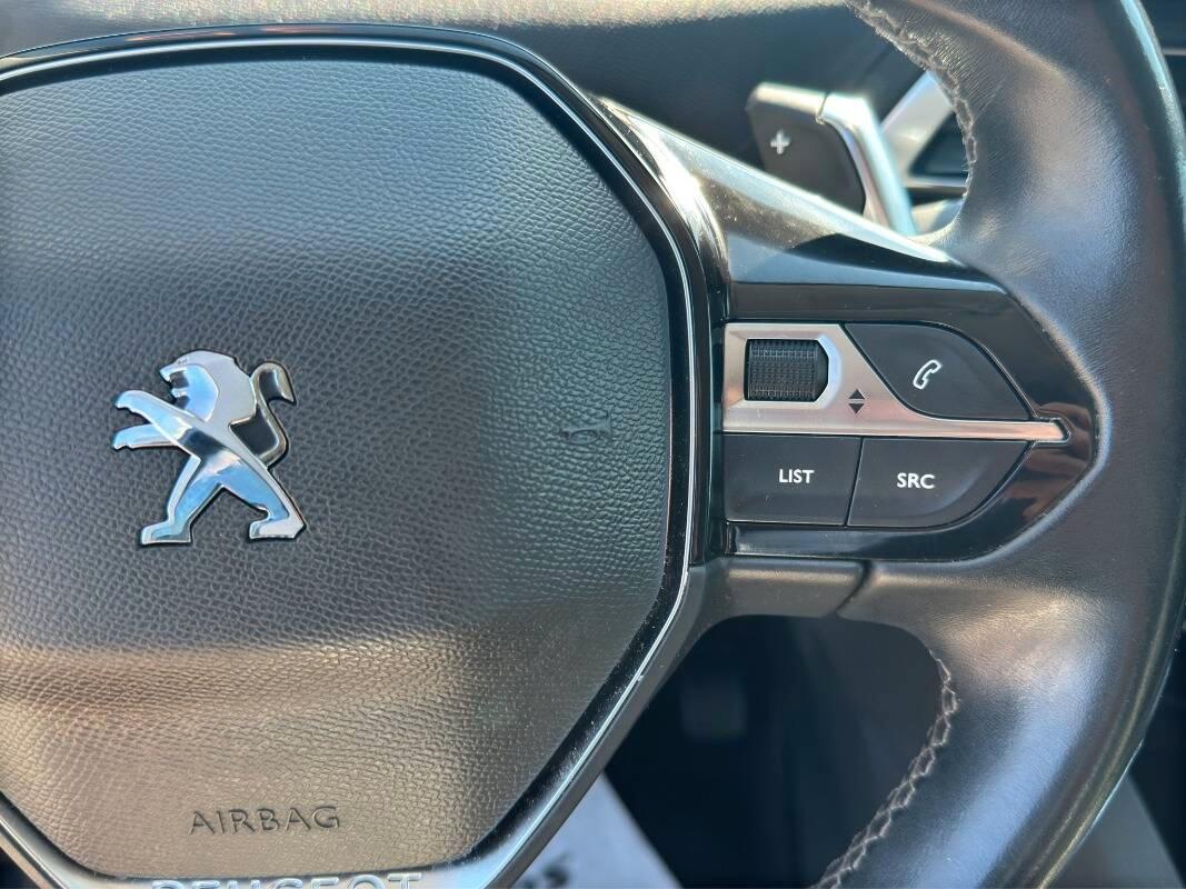 Peugeot 3008 II 1.5 bluehdi Allure Pack 130cv AUTOMATICA e CarPlay