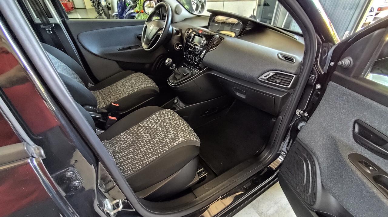 Lancia Ypsilon 1.2 69 CV 5 porte GPL Ecochic Elefantino Blu