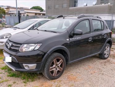 Dacia Sandero Stepway 90CV NEOPATENTATI - BENZINA