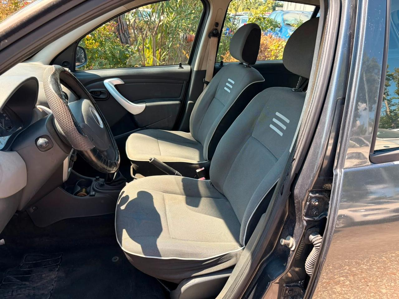 Dacia Sandero 1.2 16V GPL 75CV Embleme