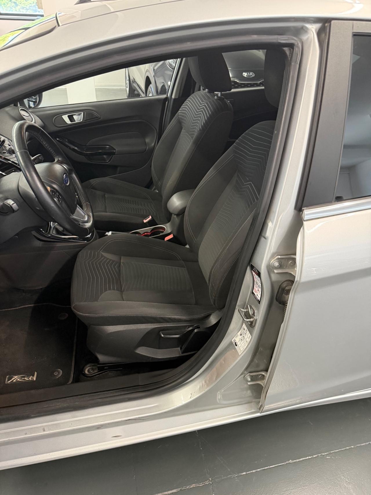 Ford Fiesta 1.5 TDCi 75CV 5 porte Titanium