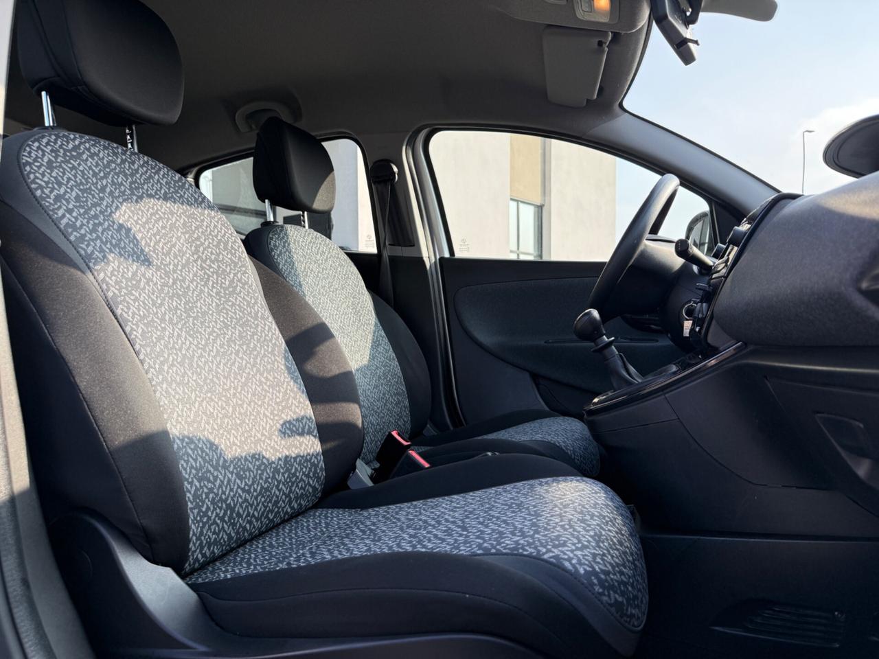 Lancia Ypsilon 1.2 69 CV 5 porte GPL Ecochic Platinum