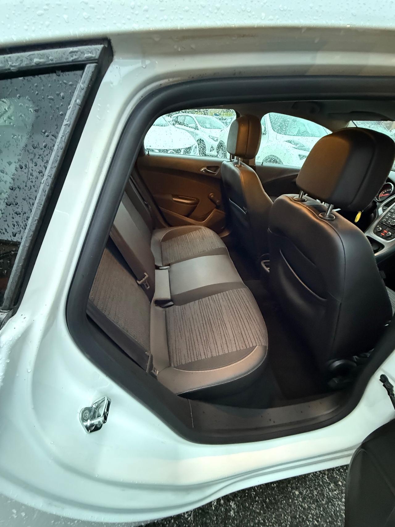 Astra 1.4 100CV-Cosmo-unipro-( 98 mila km ) -rate