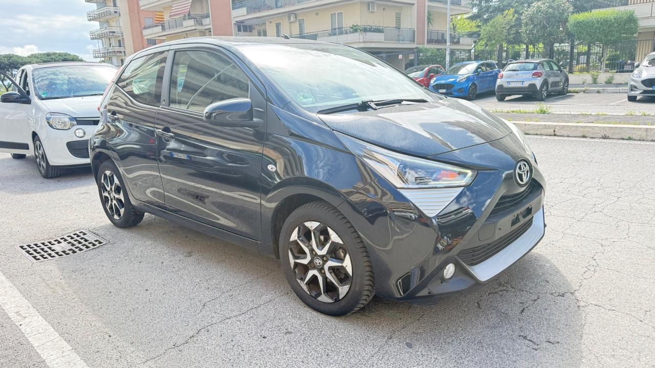 Toyota Aygo Connect 1.0 VVT-i 72 CV 5 porte x-play LED NAVI KAMERA CERCHI 16 PDC BLUETOOTH
