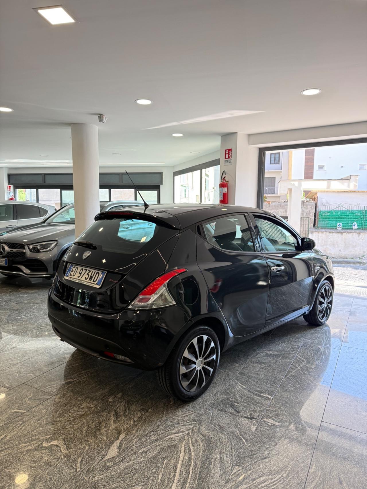 Lancia Ypsilon 0.9 TwinAir 85 CV 5 porte S&S Gold