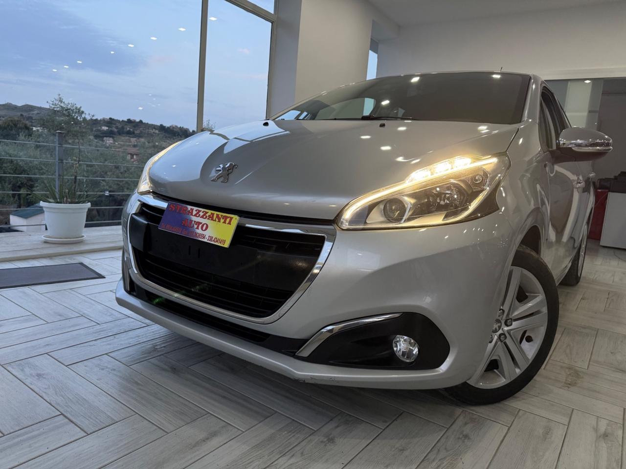 Peugeot 208 1.2 VTI 82 5P Allure STYLE+NAVI/LED2017