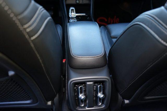 VOLVO XC40 T3 Geartronic Inscription Pari al Nuovo Certificat