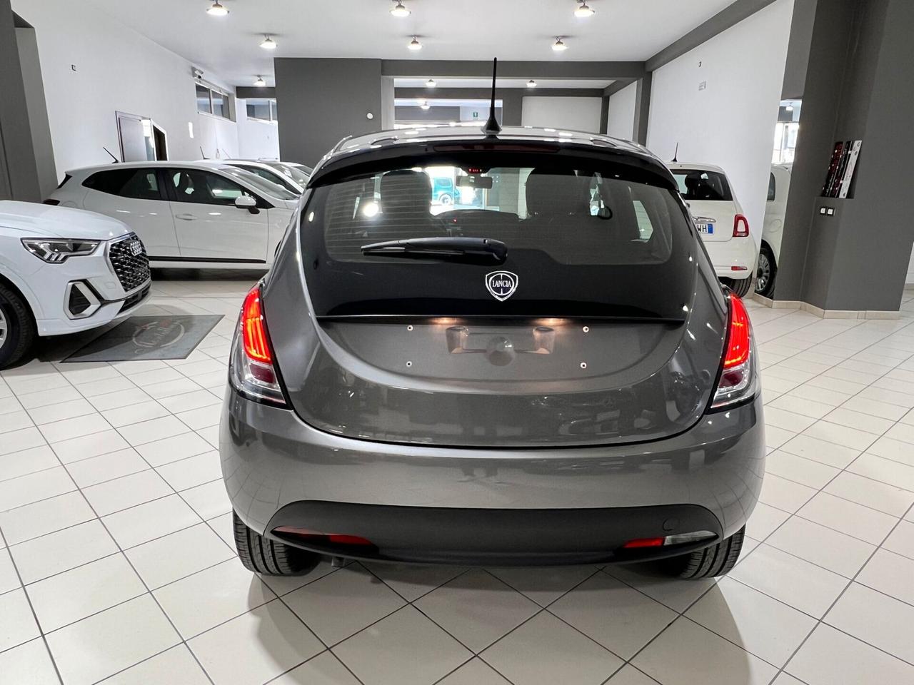 Lancia Ypsilon 1.0 FireFly 5 porte S&S Hybrid Oro KM 0