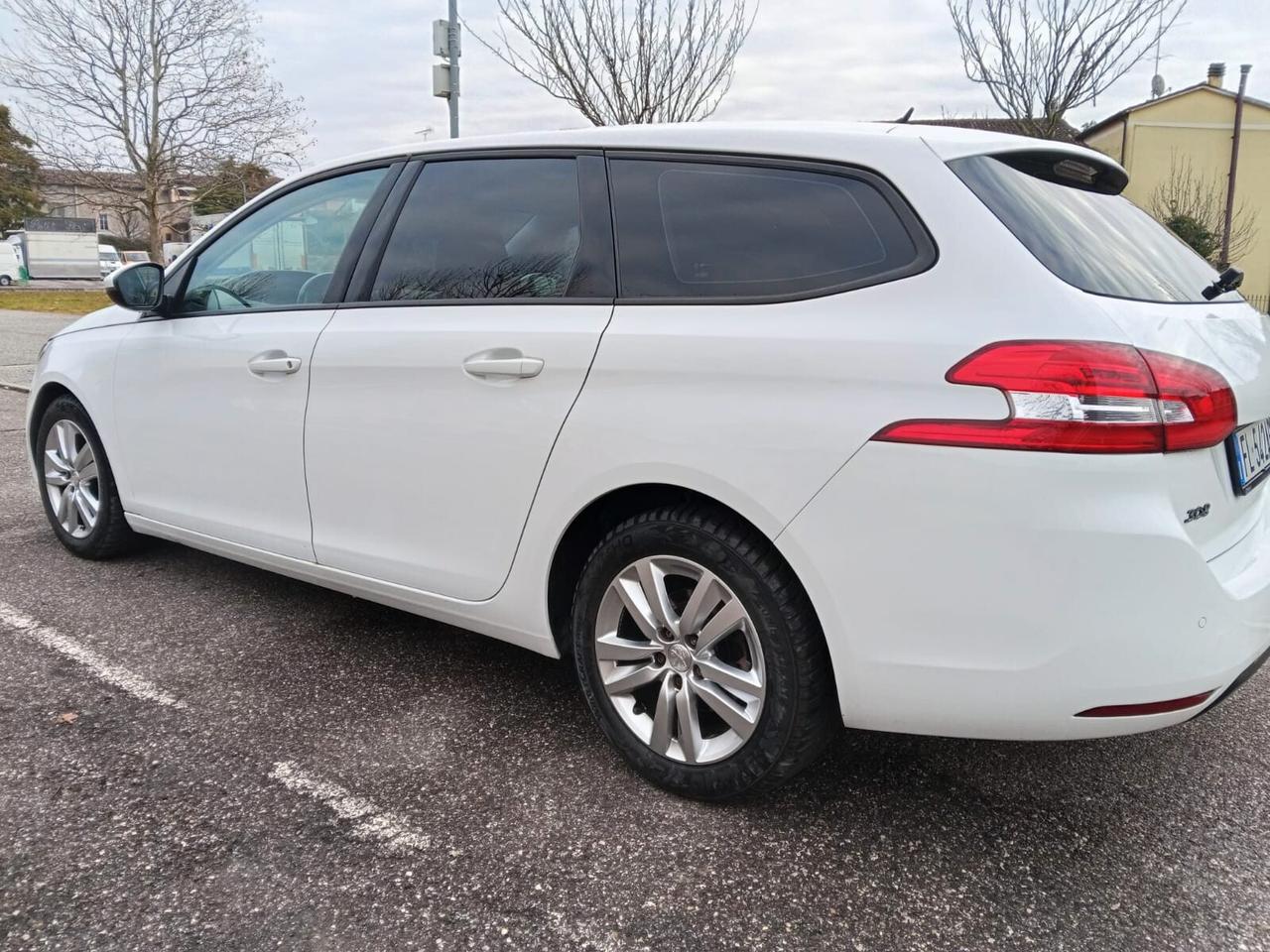 Peugeot 308 BlueHDi 120 S&S Business