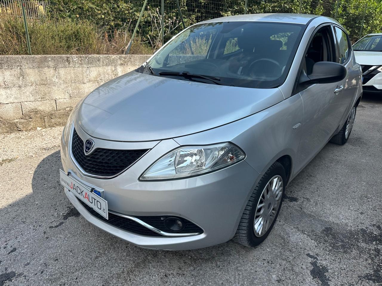 Lancia Ypsilon 1.3 MJT 16V 95 CV 5 porte S&S Silver