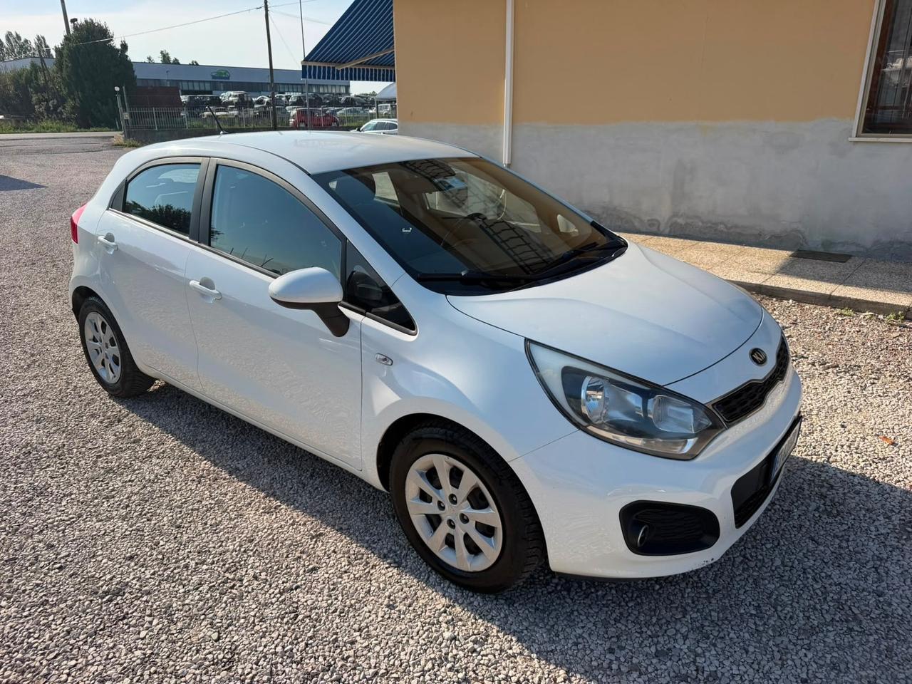 Kia Rio 1.1 CRDi WGT 5p. EX
